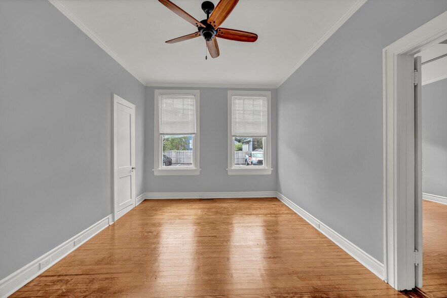 More Photos Of 8 S 7th St, Wilmington Office For Sale