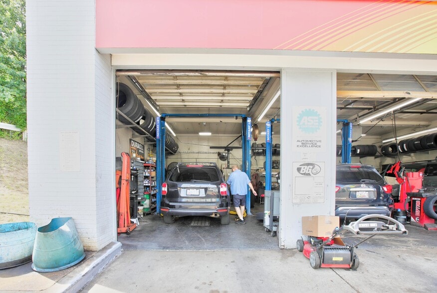More Photos Of 5803 Annapolis Rd, Bladensburg Service Station For Sale