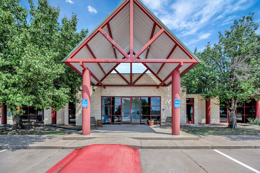 More Photos Of 132 El Chico Trl, Willow Park Medical For Sale