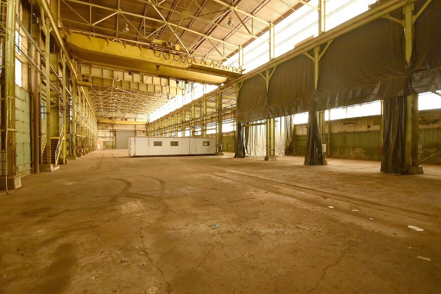 More Photos Of 420 Woodruff Rd, Joliet Warehouse For Lease