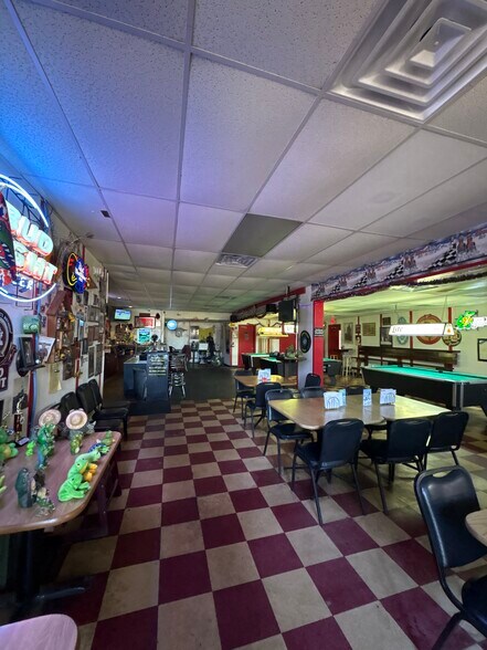 More Photos Of 4550-4556 NW Capital Cir, Tallahassee Freestanding For Sale