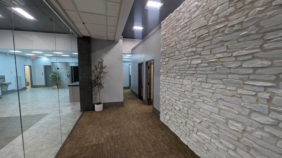 More Photos Of 101 N Bridge St, Bedford Bank For Lease