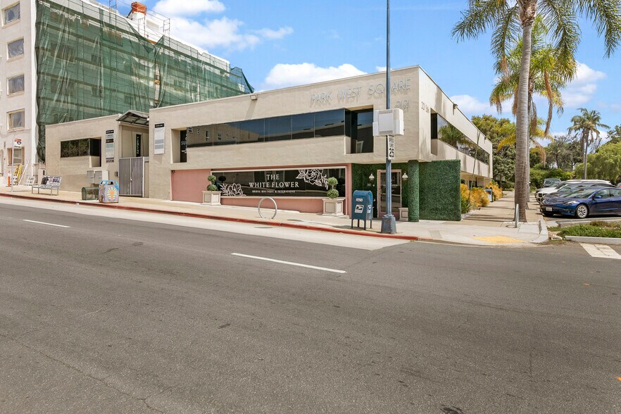 More Photos Of 2121 5th Ave, San Diego Office For Lease