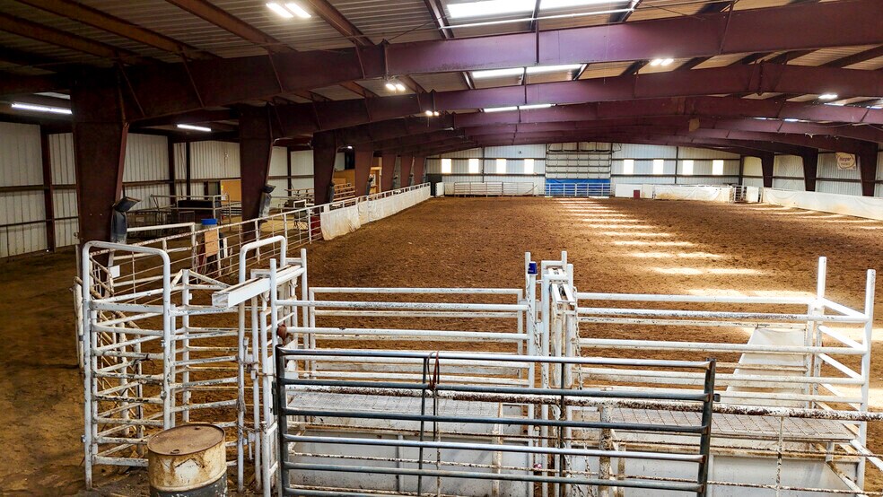 More Photos Of 99 Stacks Dr, Damascus Horse Stables For Sale