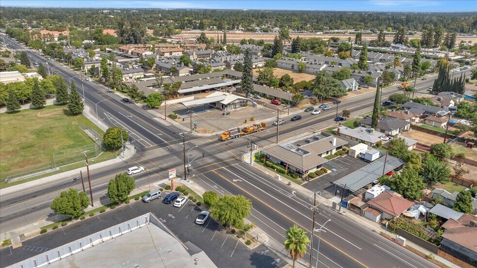 More Photos Of 445 W Dakota Ave, Fresno Office Residential For Sale