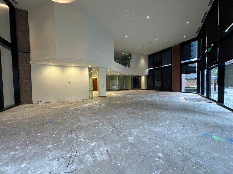 More Photos Of 888 S Figueroa St, Los Angeles Office For Lease