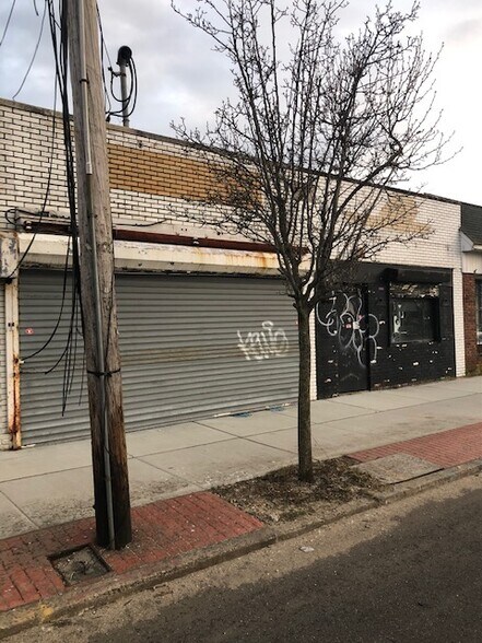 More Photos Of 1668-1672 Union Blvd, Bay Shore Storefront For Lease