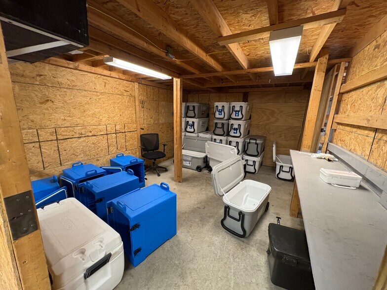 More Photos Of 703 Widewater Dr, Lafayette Warehouse For Lease