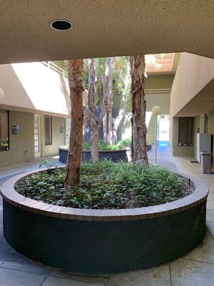 More Photos Of 20941-20945 Devonshire St, Chatsworth Medical For Lease