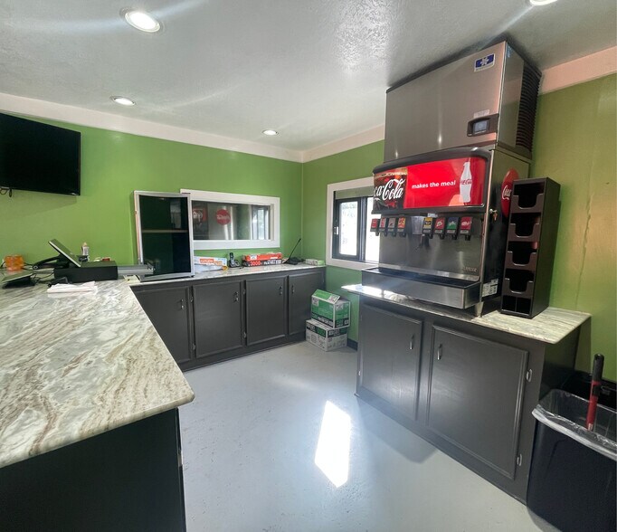 More Photos Of 304 Main Street, Calvert Restaurant For Sale