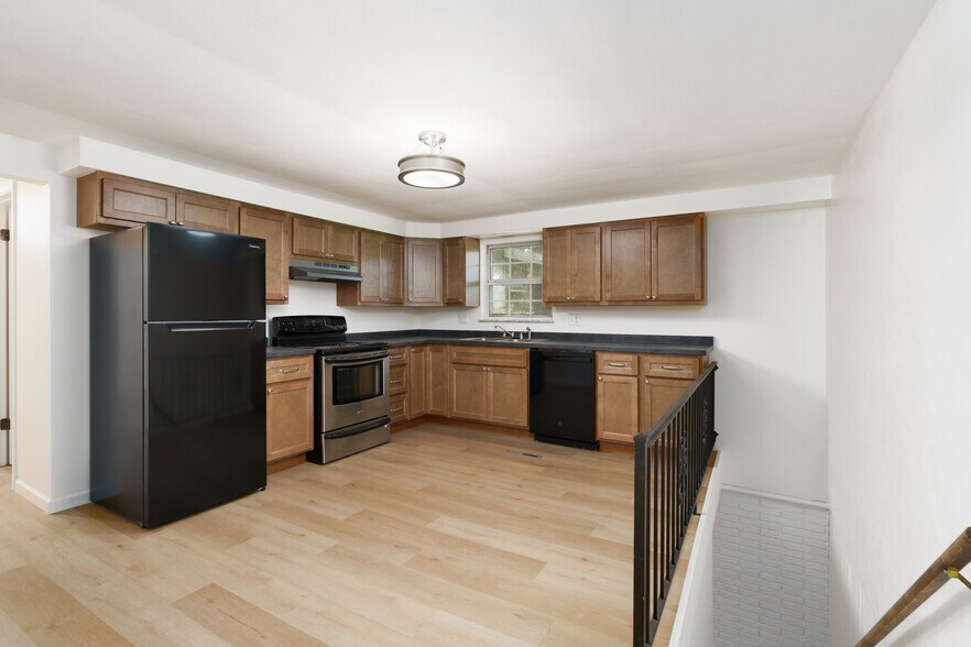 More Photos Of 210 Anderson Ln, Belleville Multifamily For Sale