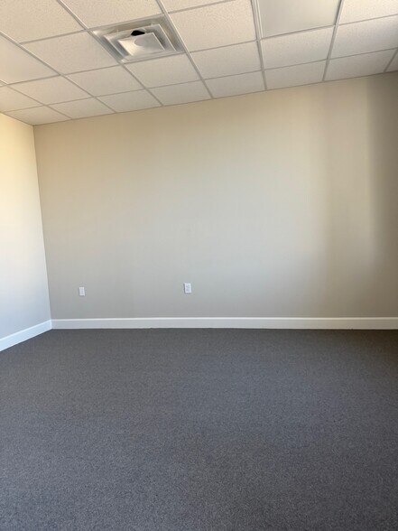 More Photos Of 5501 Cabrera Dr, Sugar Land Unknown For Lease