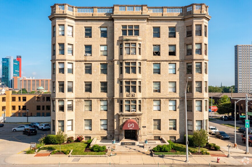 More Photos Of 1001 E Jefferson Ave, Detroit Apartments For Lease