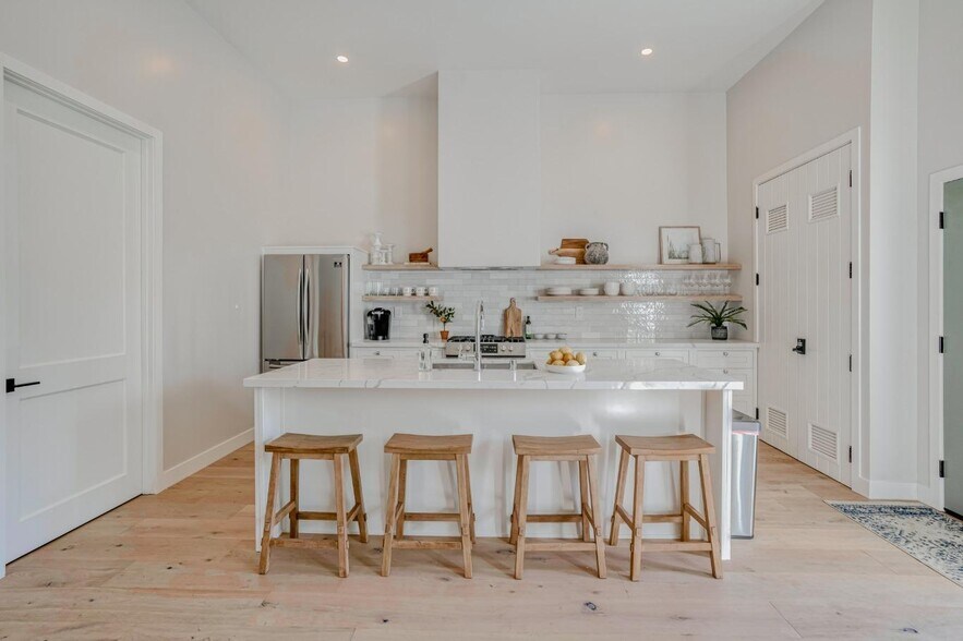 More Photos Of 1124 Castillo St, Santa Barbara Hotel For Sale