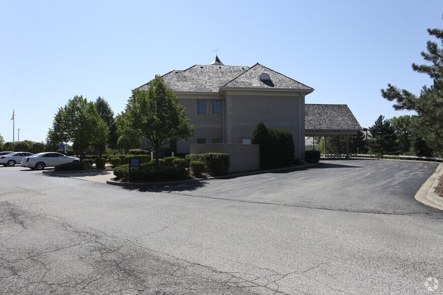 More Photos Of 444 N Rand Rd, North Barrington Medical For Lease