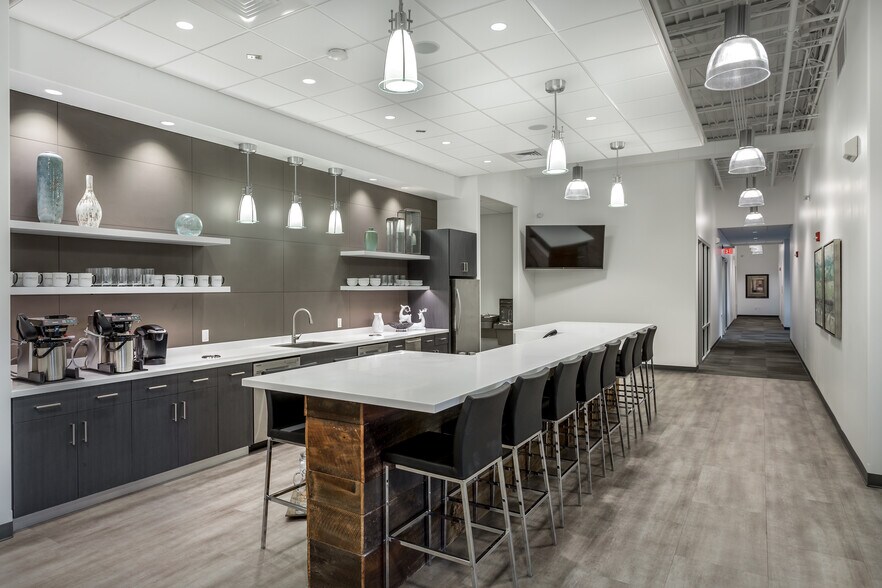 More Photos Of 1490 Northbank Pky, Tuscaloosa Coworking Space