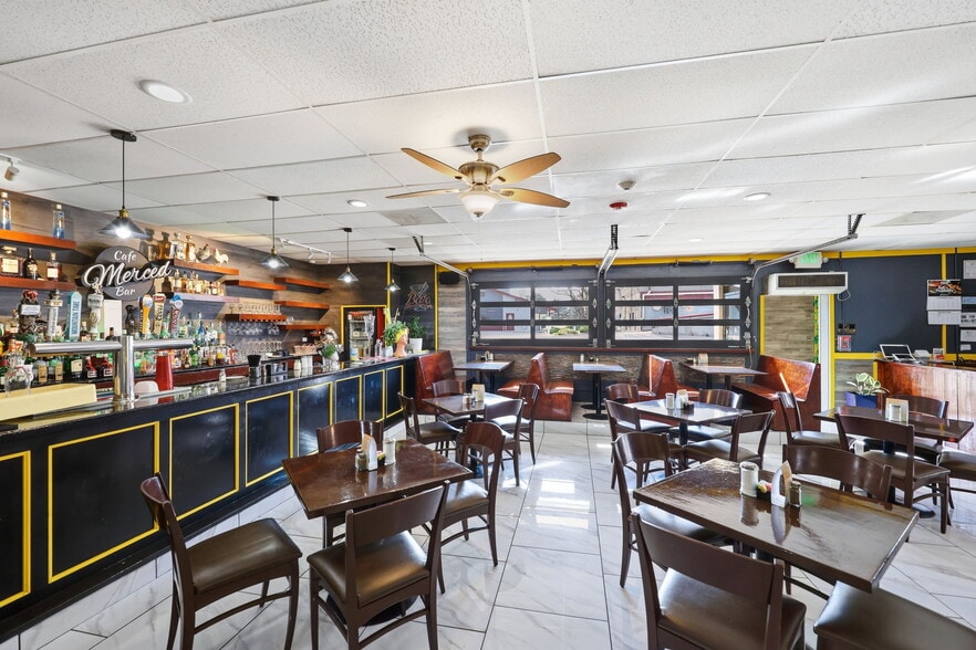 More Photos Of 9880 W Girton Ave, Lakewood Restaurant For Sale