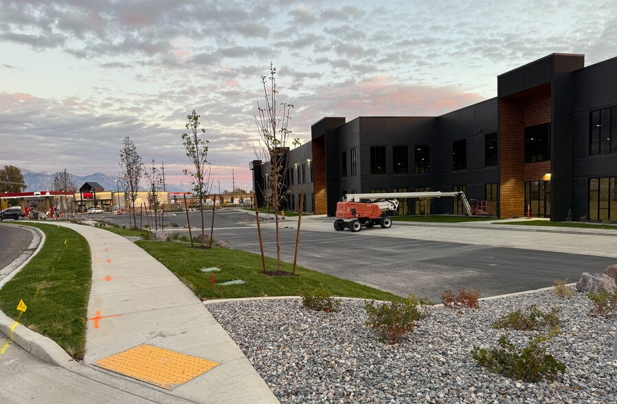 More Photos Of 500 E Auto Mall Dr, American Fork Light Manufacturing For Lease