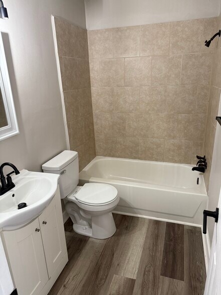 More Photos Of 1321 N 3rd St, Vincennes Apartments For Sale