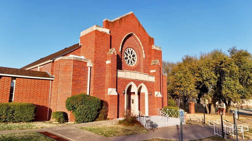 Primary Photo Of 300 N 5th St, Temple Religious Facility For Sale