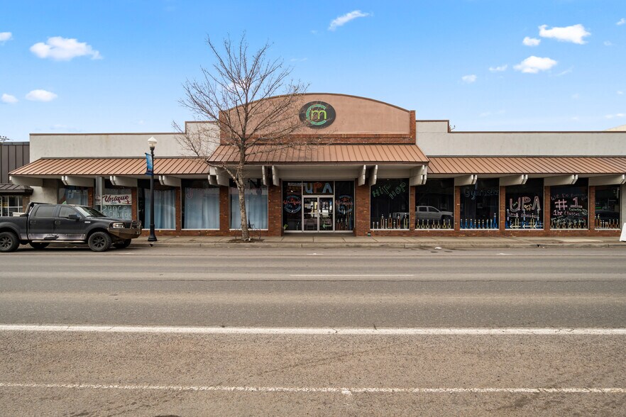 More Photos Of 178 SW 5th St, Madras Storefront Retail Office For Sale