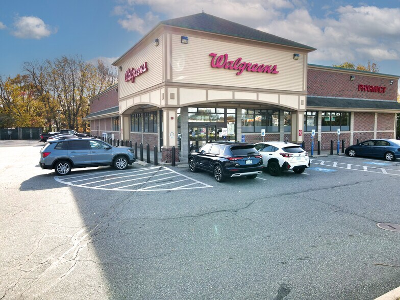 More Photos Of 1510 Smith St, N Providence Drugstore For Sale