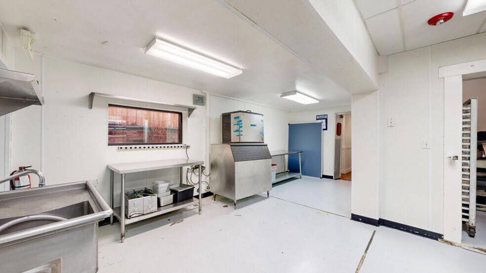 More Photos Of 160 E Main St, Lyons Restaurant For Sale