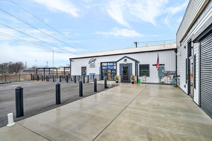 More Photos Of 116-118 S Water St, Wilmington Storefront Retail Office For Lease