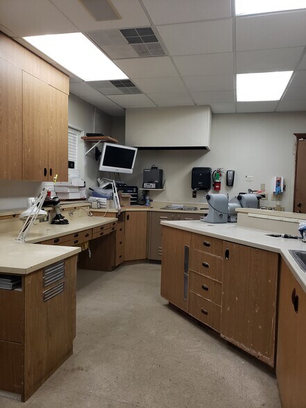 More Photos Of 8035 Madison Ave, Citrus Heights Office For Sale