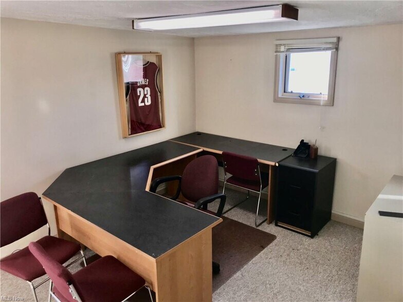 More Photos Of 2918 Plymouth Ave, Rocky River Office For Sale