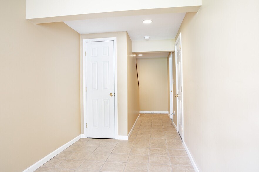 More Photos Of 205-274 Robert Dr, Syracuse Apartments For Sale