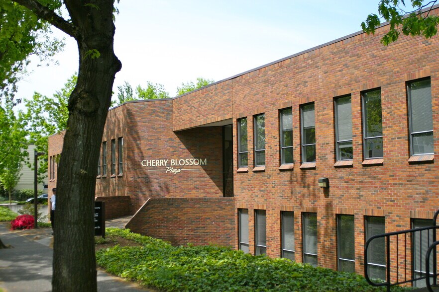 More Photos Of 10615 SE Cherry Blossom Dr, Portland Office For Lease