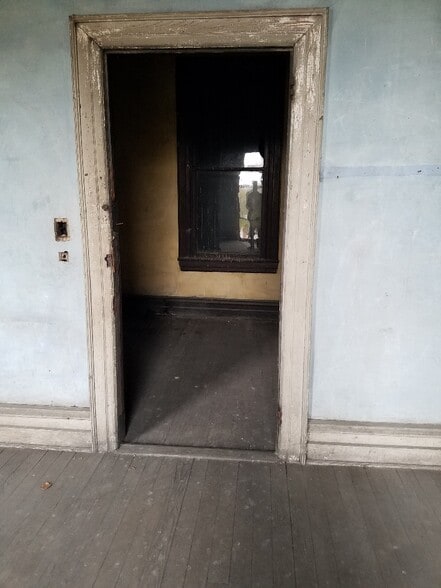 More Photos Of 1212 Broad St, Augusta Storefront Retail Residential For Sale