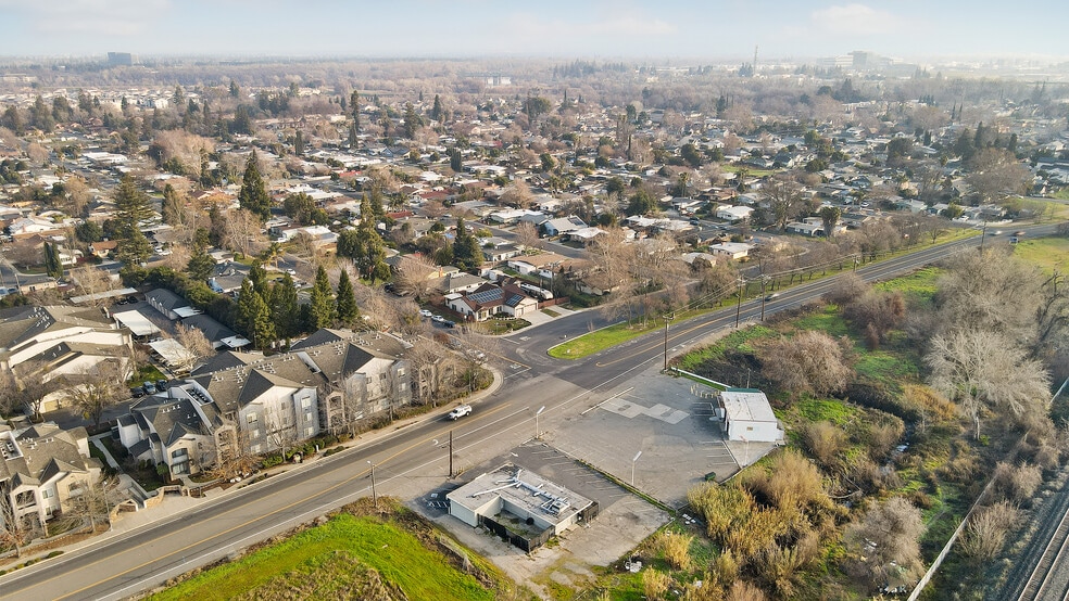 More Photos Of 739 W Sacramento Ave, West Sacramento Bar For Sale