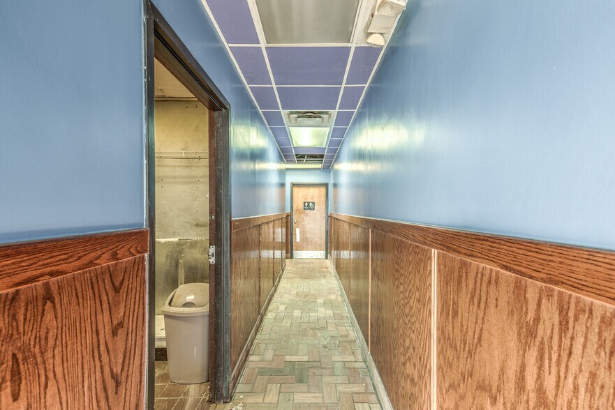 More Photos Of 6125 Natural Bridge Ave, Saint Louis Bar For Lease