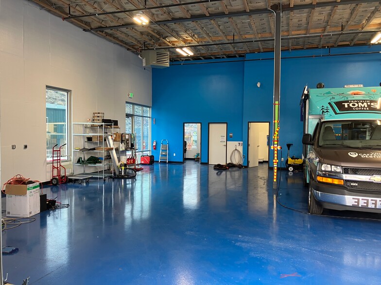 More Photos Of 3770 Barron Way, Reno Warehouse For Lease