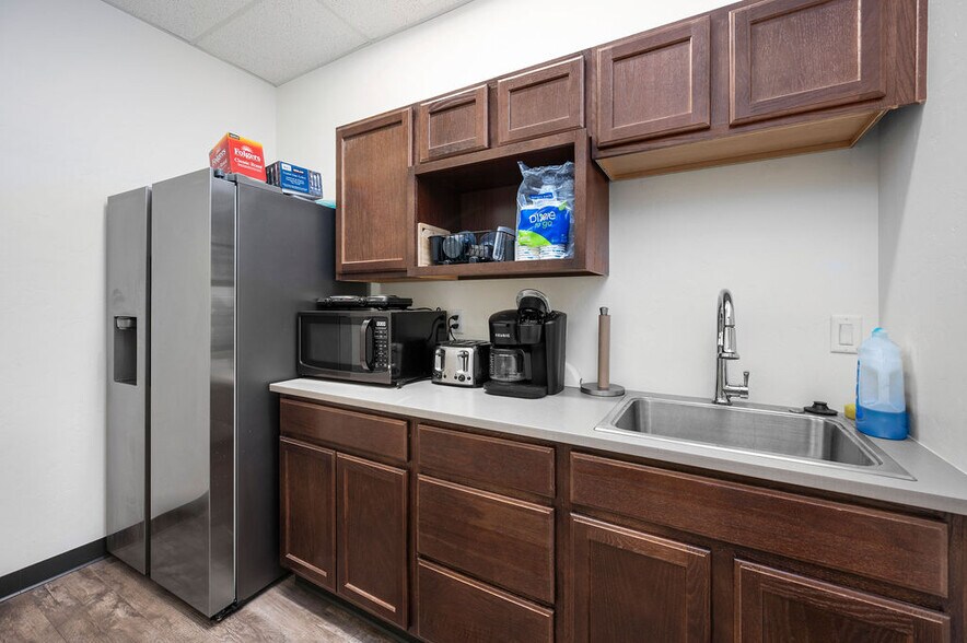 More Photos Of 1944 Airport Rd, Rifle Warehouse For Sale