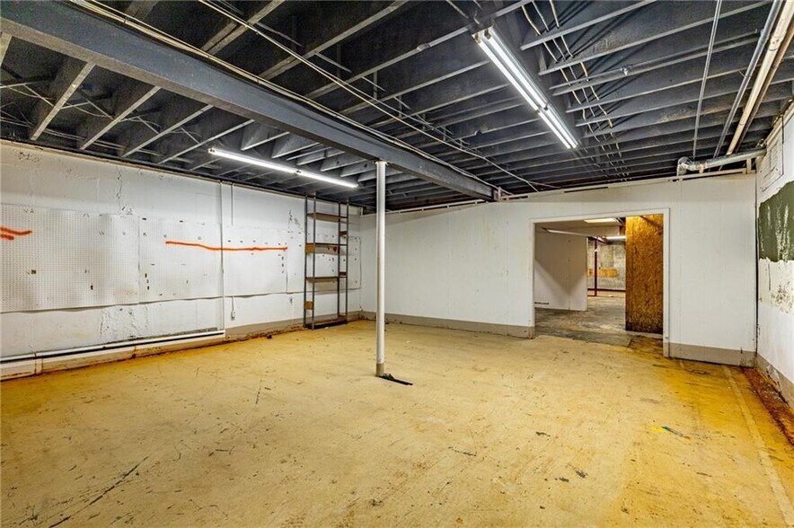 More Photos Of 2195 Monroe Ave, Rochester Freestanding For Sale