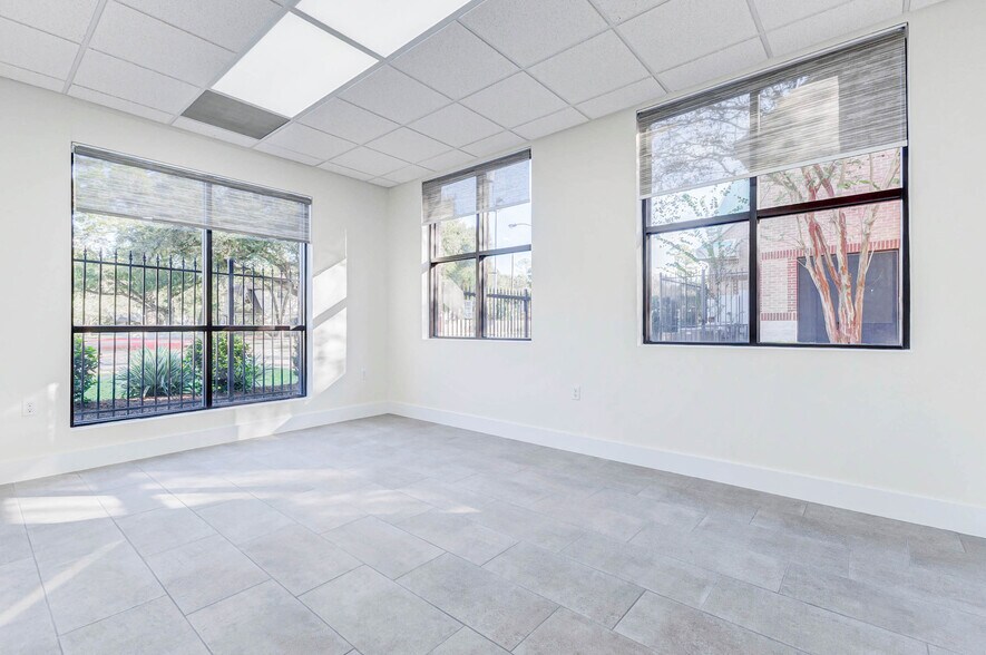 More Photos Of 12837 Louetta Rd, Cypress Office For Lease