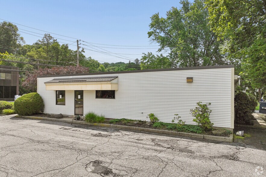 More Photos Of 474 Lexington Ave, Mount Kisco Storefront Retail Office For Lease