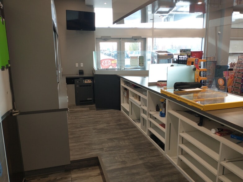 More Photos Of 5586 Windermere Blvd, Edmonton Storefront Retail Office For Sale