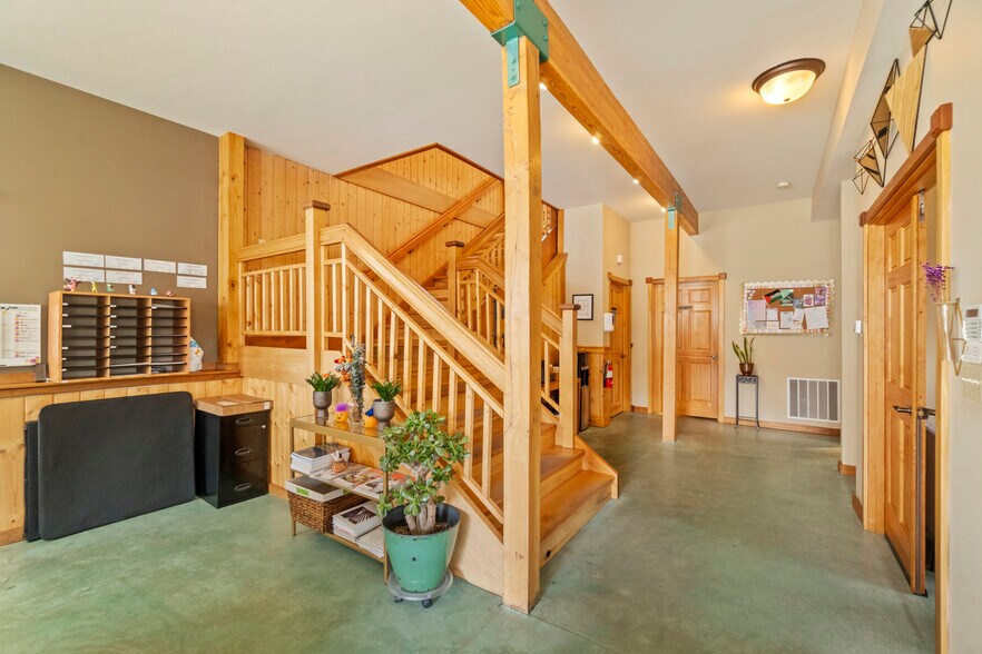 More Photos Of 338 NW 85th St, Seattle Office For Sale