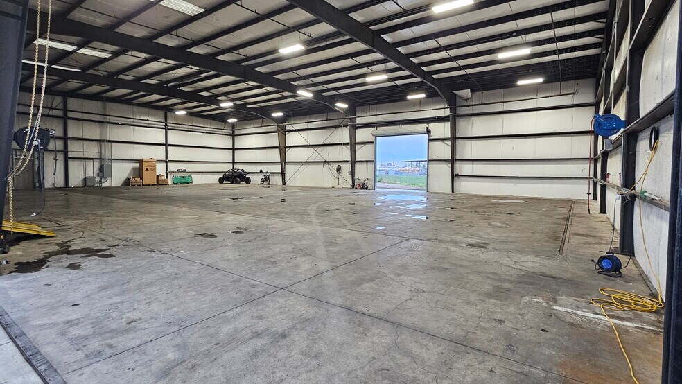 More Photos Of 7563 Reese Rd, Sacramento Warehouse For Lease
