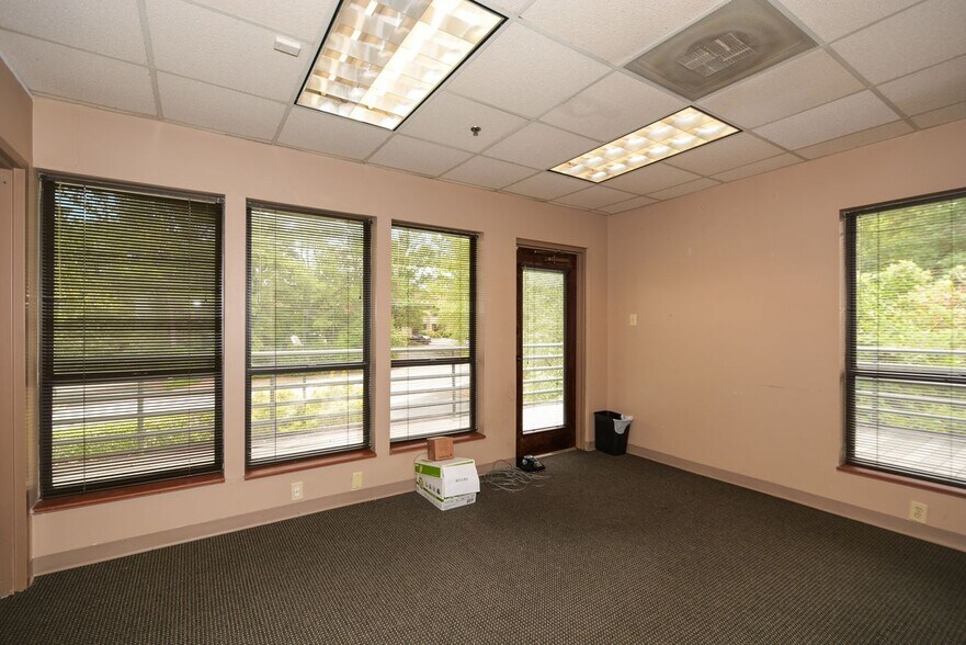 More Photos Of 1820 The Exchange SE, Atlanta Office For Sale