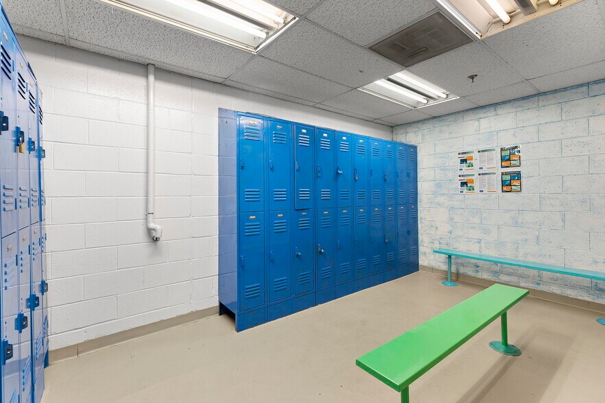 More Photos Of 100-118 John F Kennedy Dr N, Bloomfield Warehouse For Sale