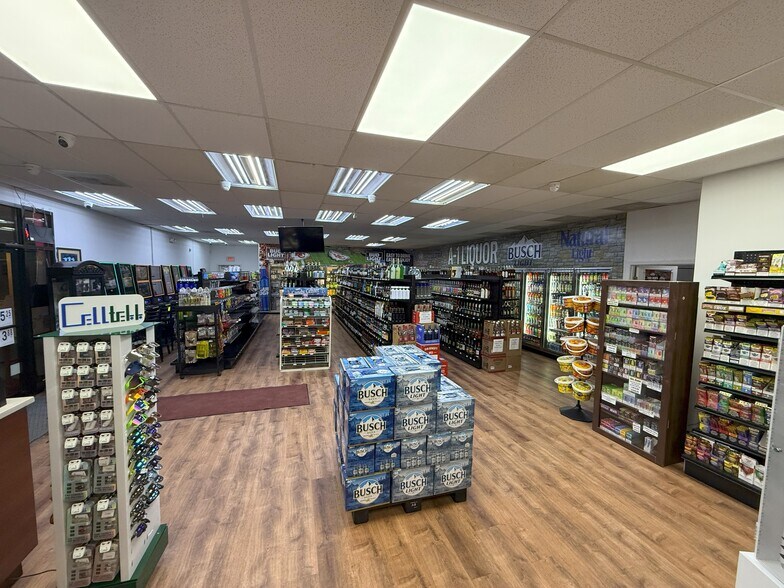 More Photos Of 1020 N Highway 7, Pleasant Hill Convenience Store For Sale