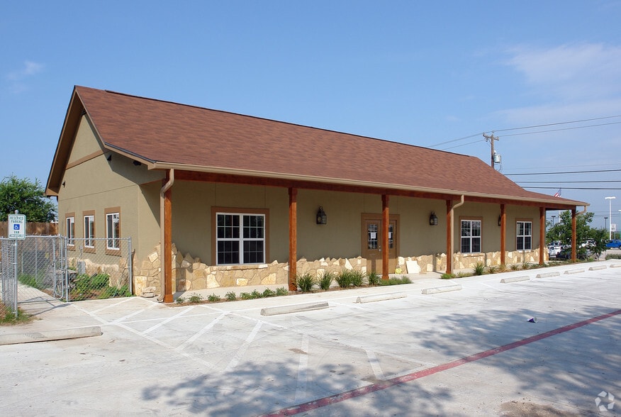 More Photos Of 6454 Randolph Blvd, San Antonio Office For Sale