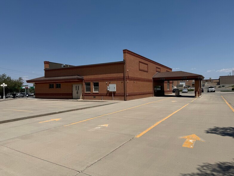 More Photos Of 500 U.S. 50 Business Loop, Olathe General Retail For Sale