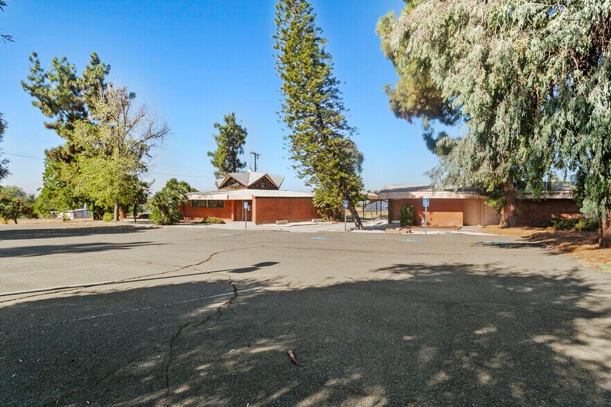 More Photos Of 7070 Palm Ave, Highland Specialty For Sale