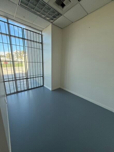 More Photos Of 590 Maple Ct, Colton Manufacturing For Lease